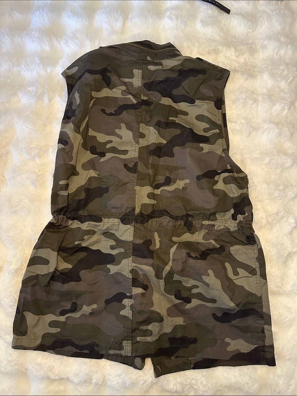 Camo Utility Vest with Gold Snap Pockets - Picture 3 of 4